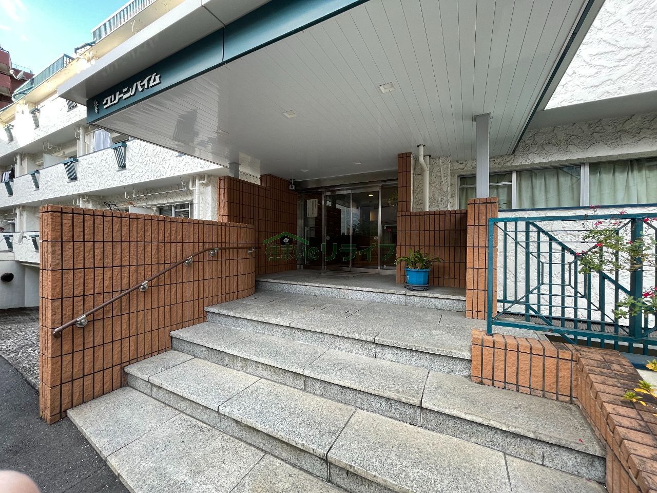 建物エントランス