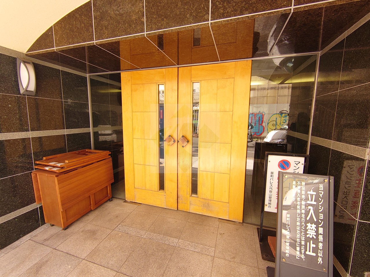 建物エントランス