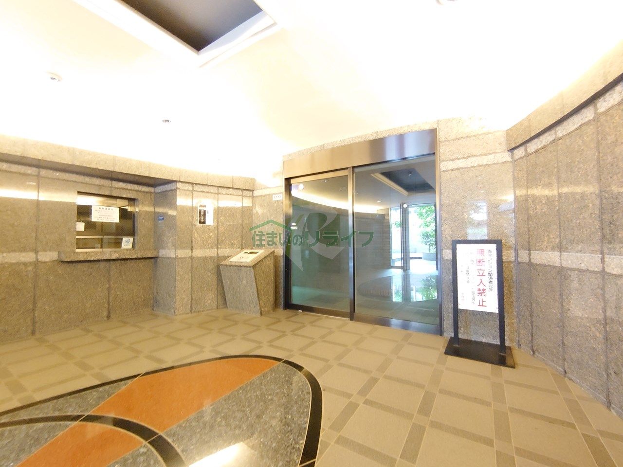 建物エントランス