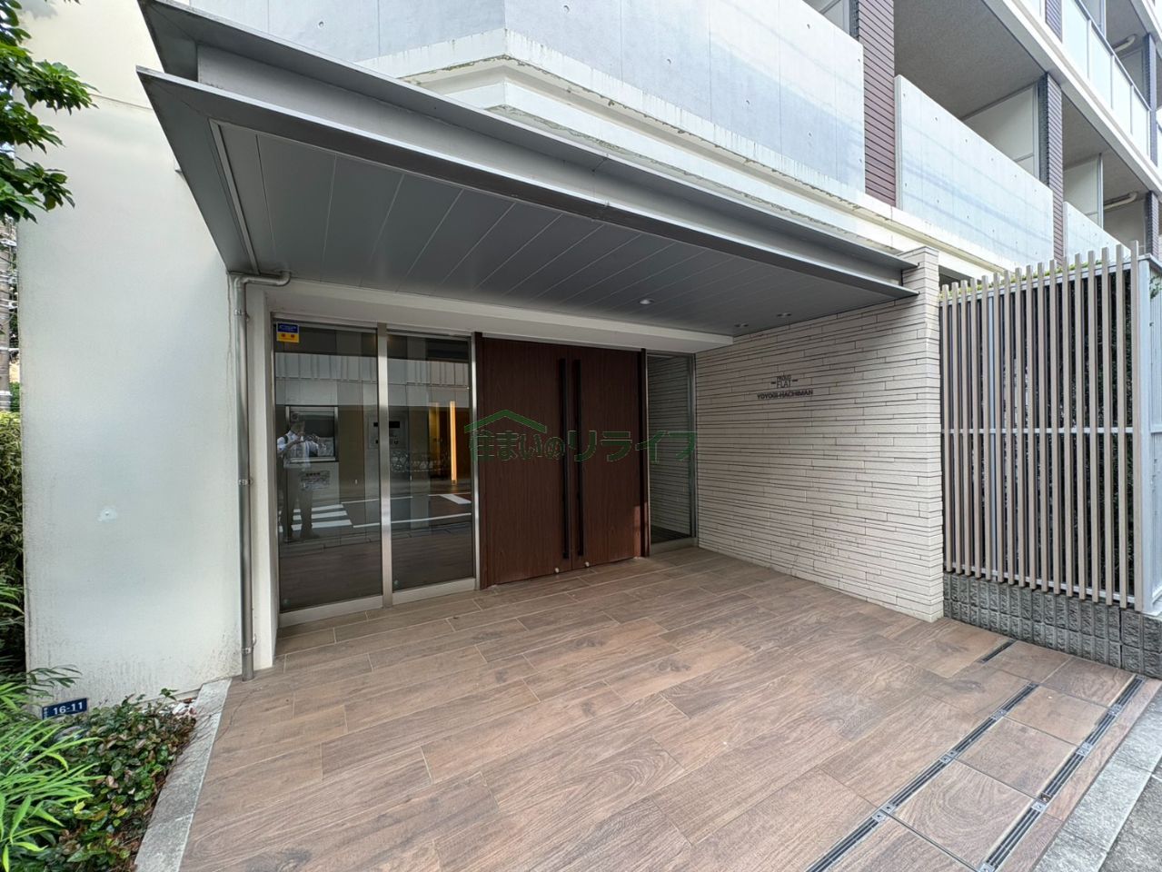 建物エントランス