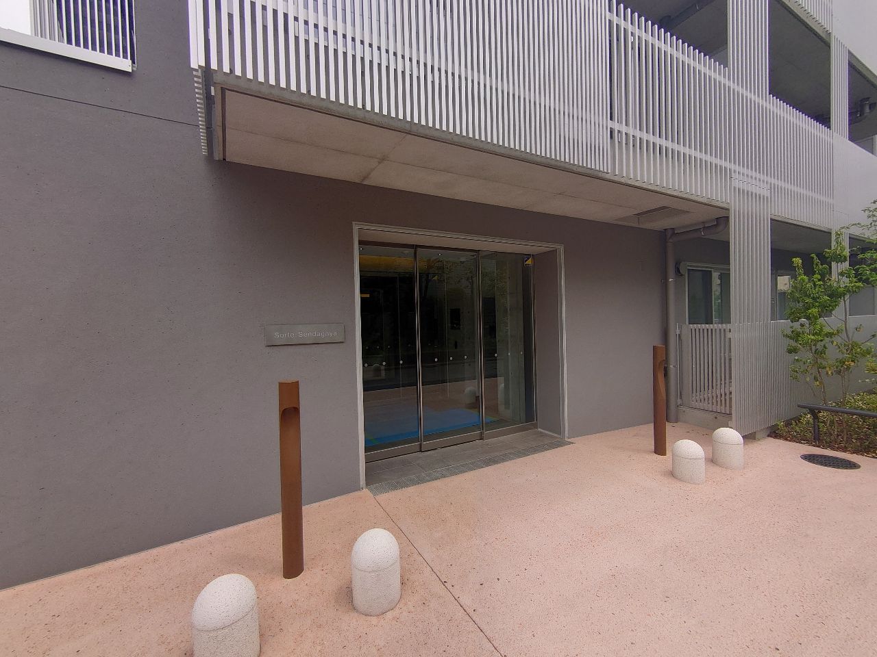 建物エントランス