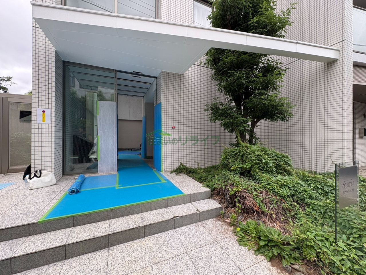 建物エントランス
