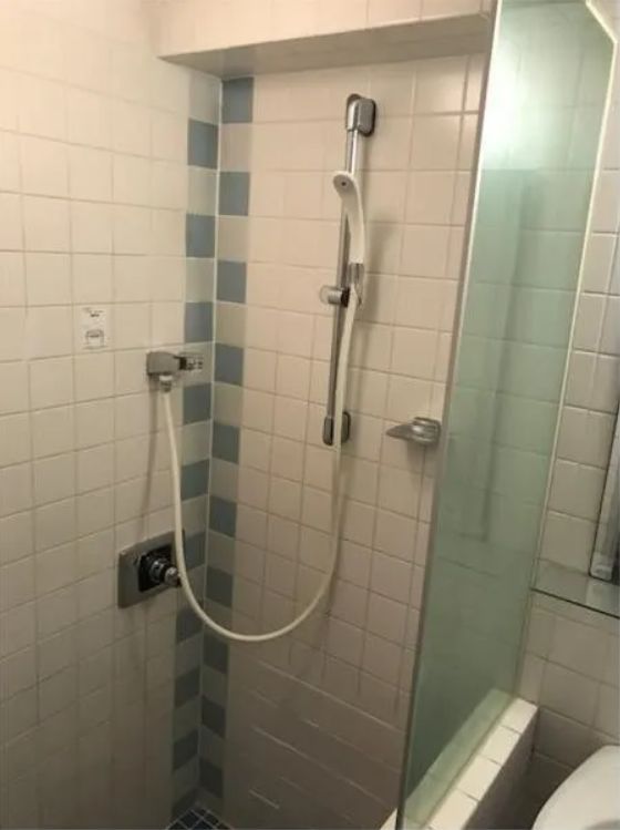 シャワールーム