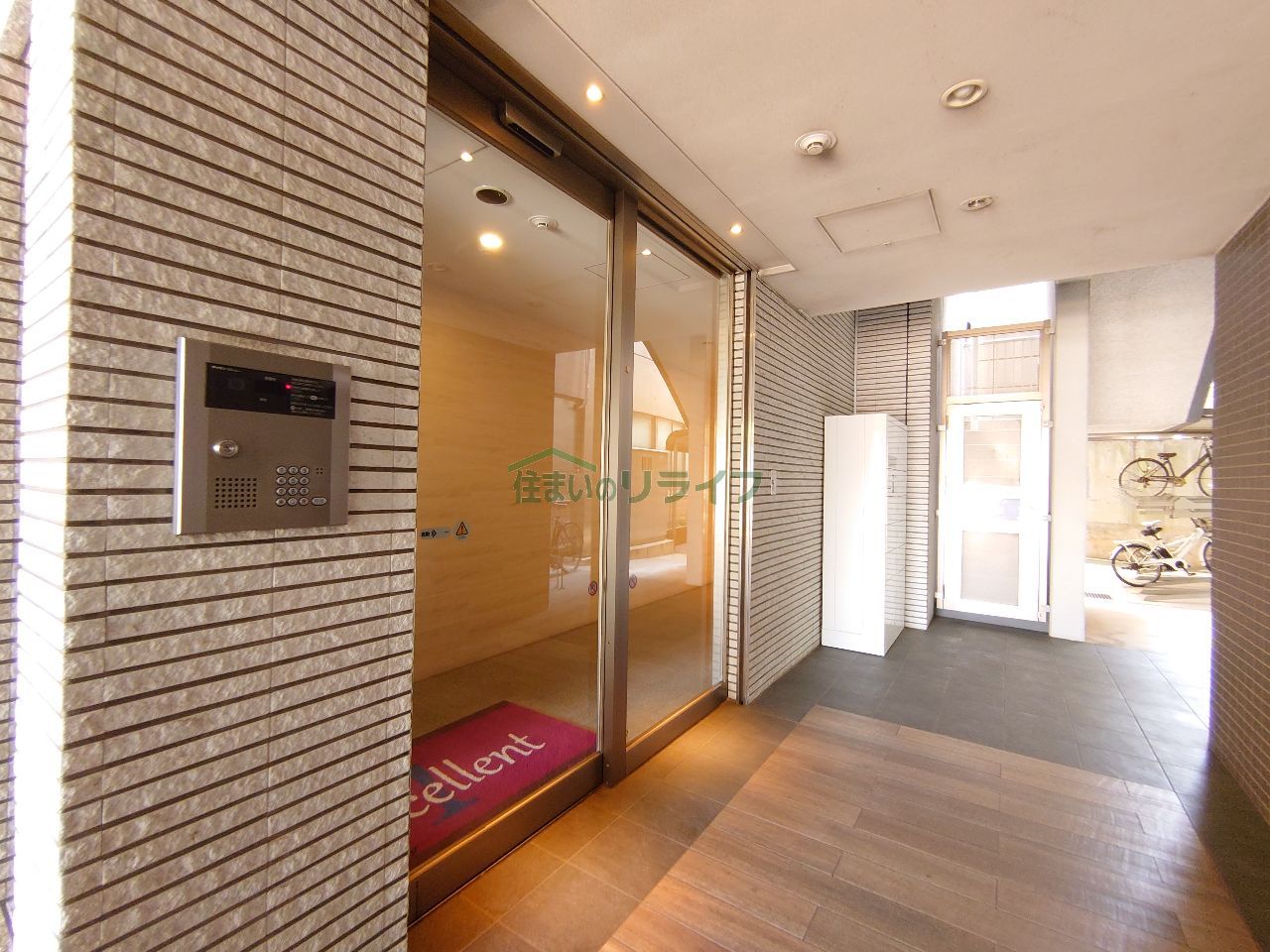 建物エントランス