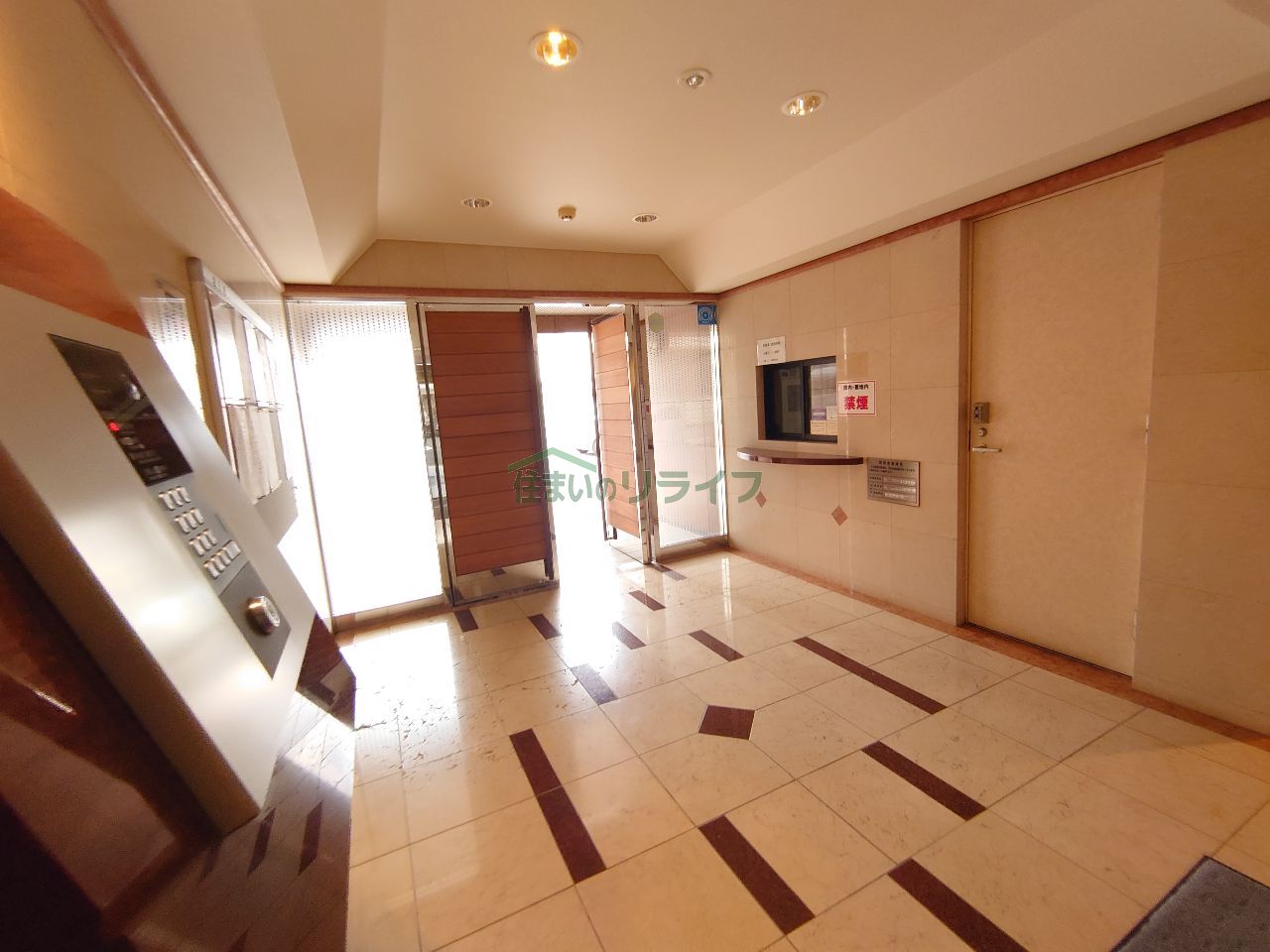 建物エントランス