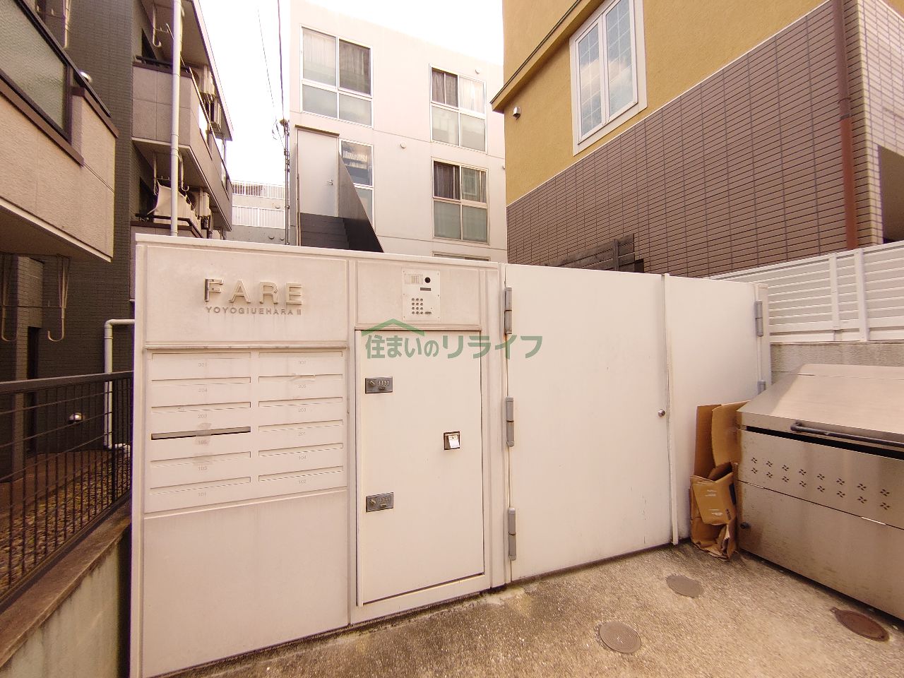 建物エントランス