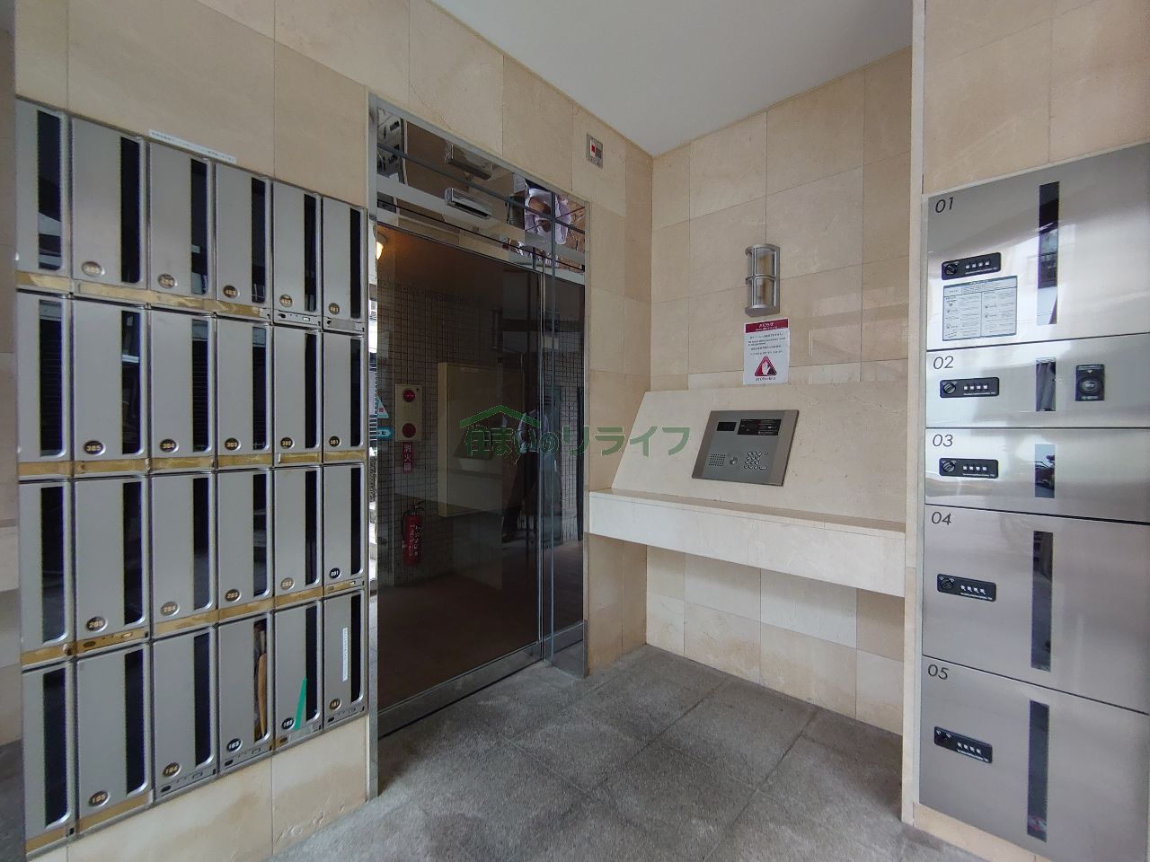 建物エントランス