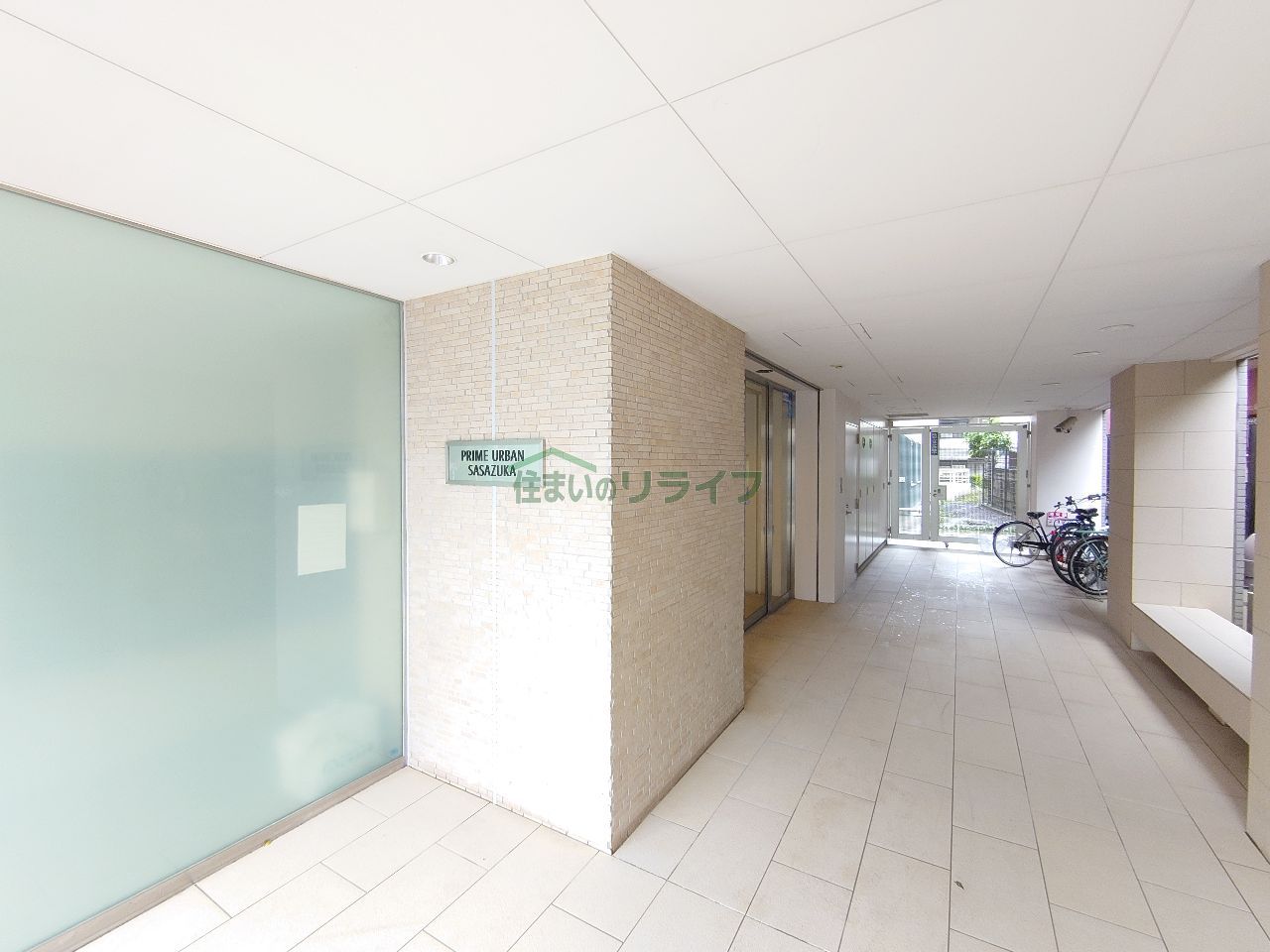 建物エントランス