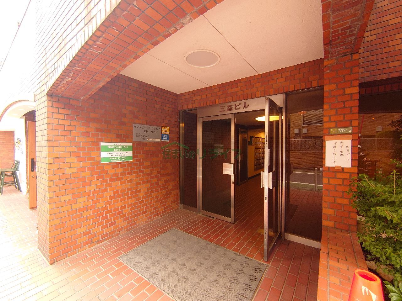 建物エントランス