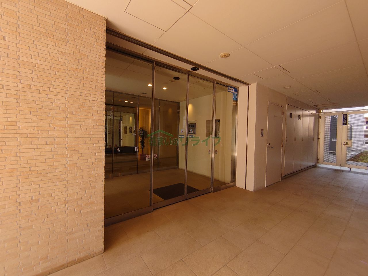建物エントランス