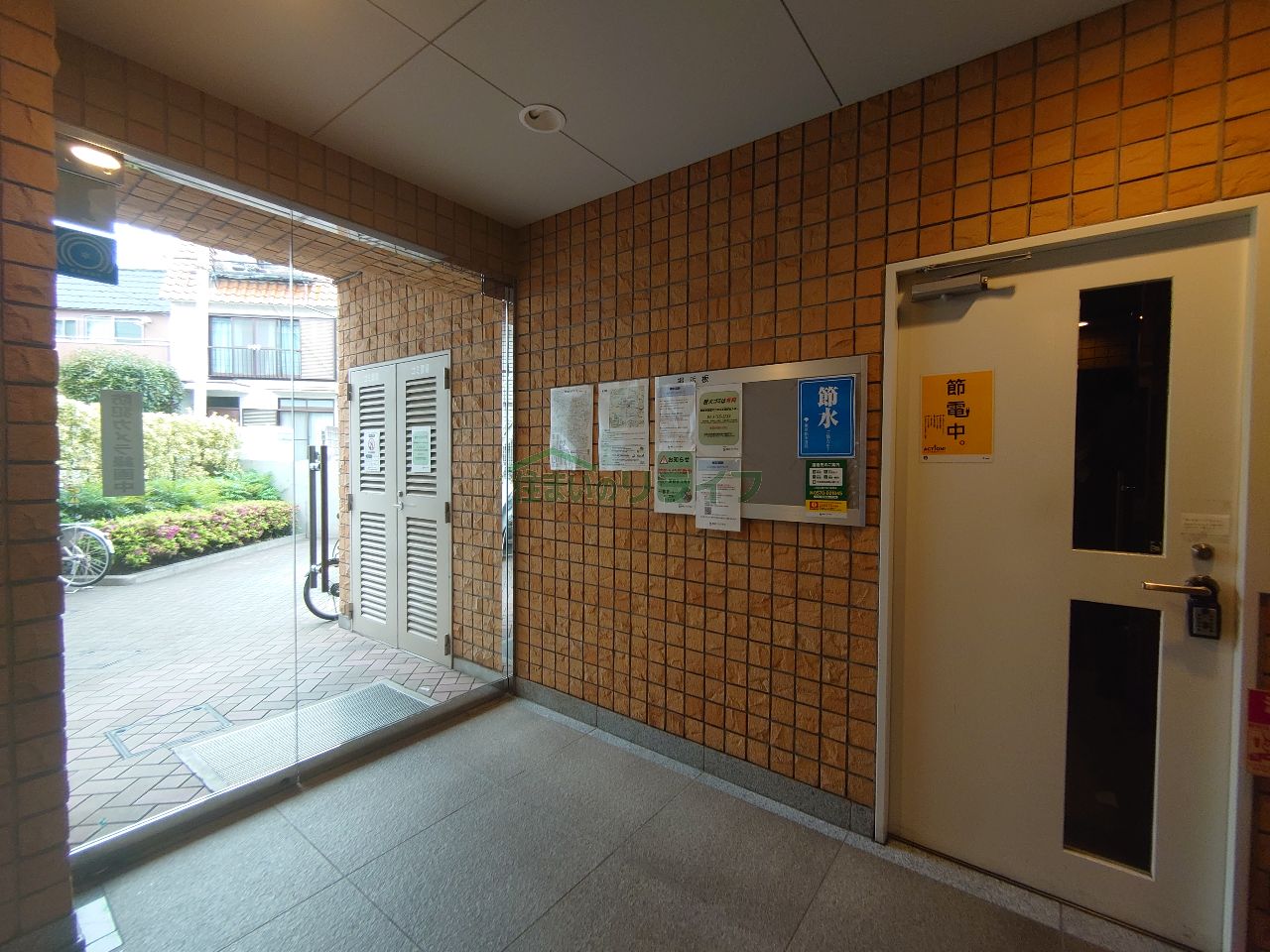 建物エントランス