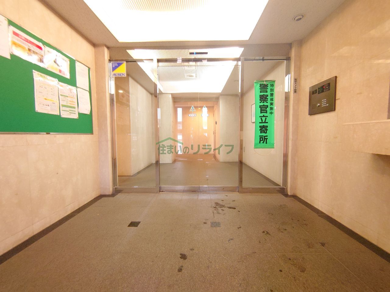 建物エントランス