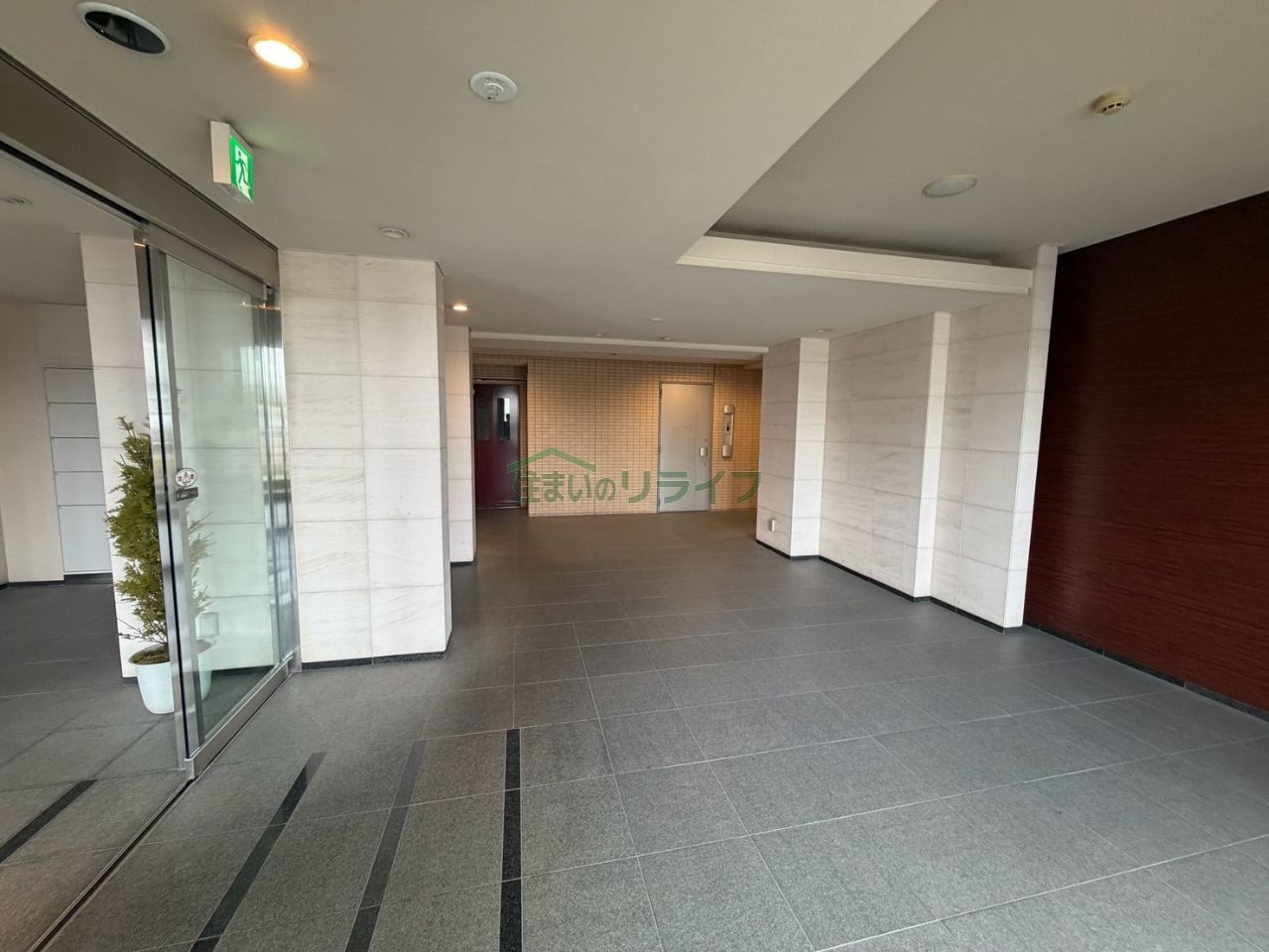 建物エントランス