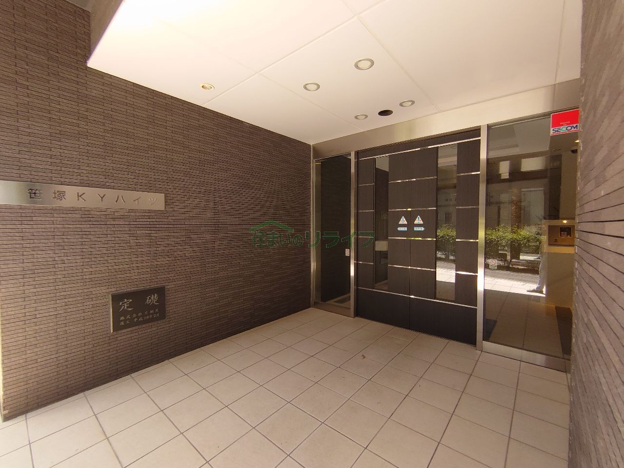 建物エントランス