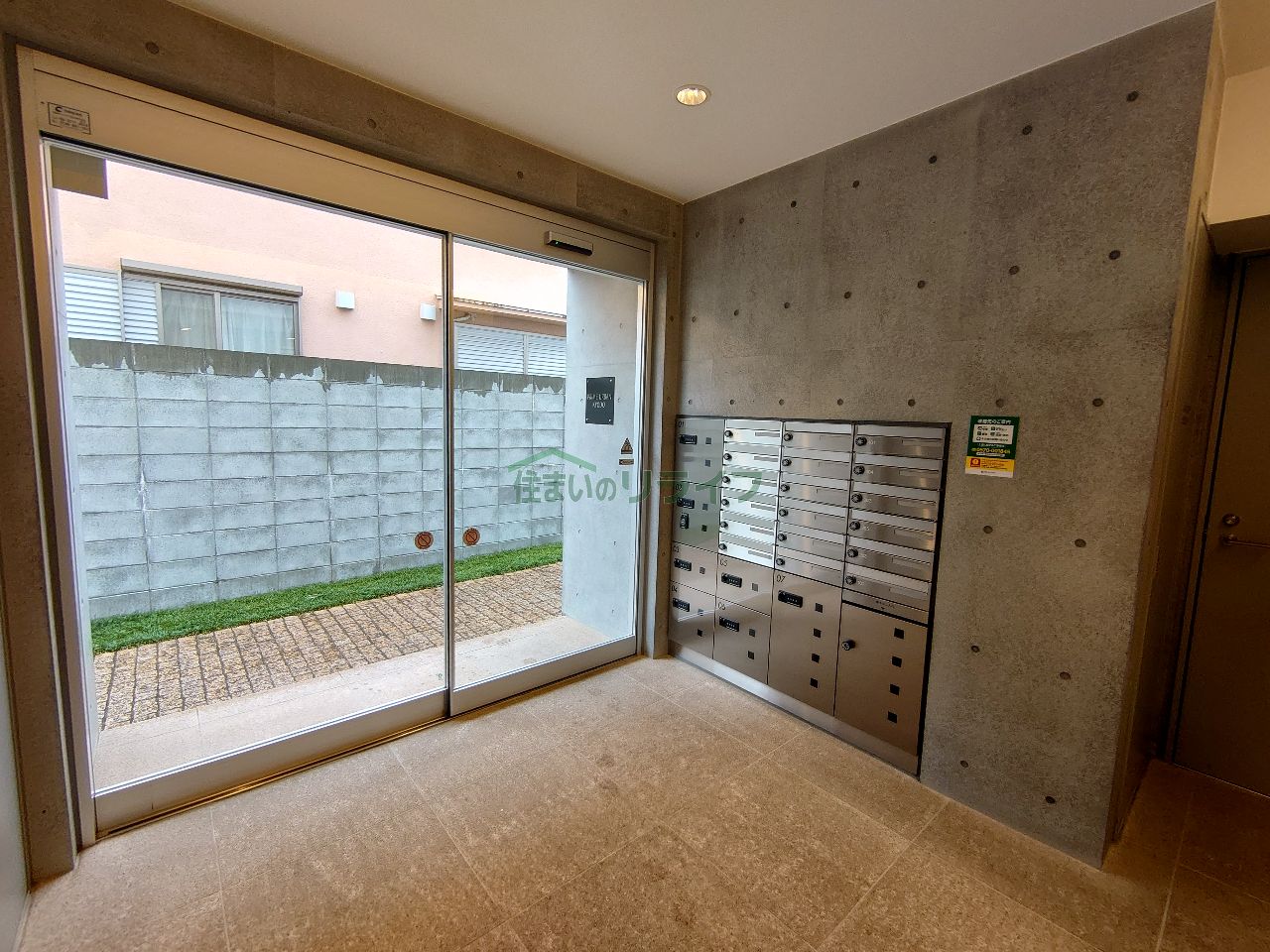 建物エントランス