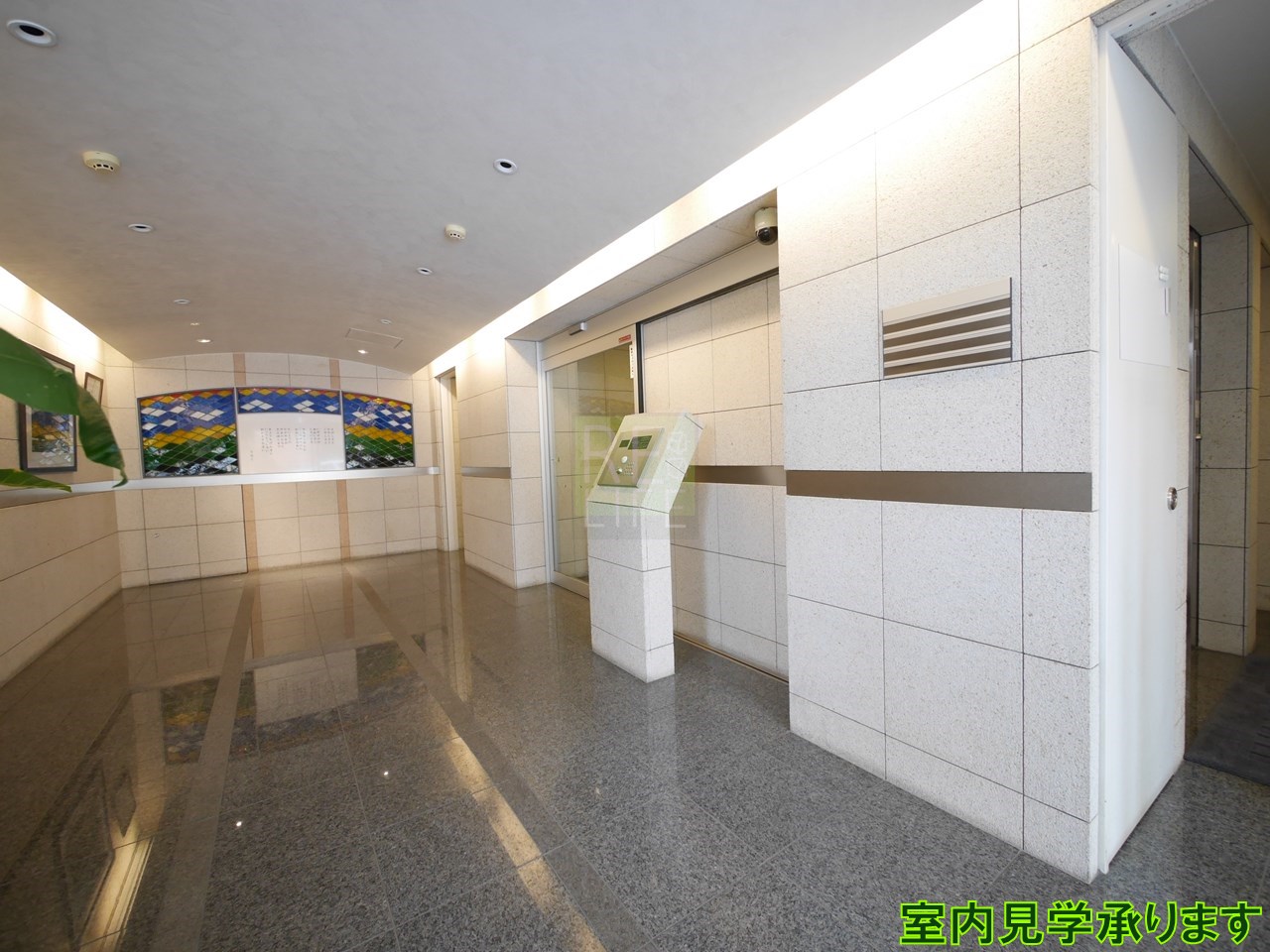 建物エントランス