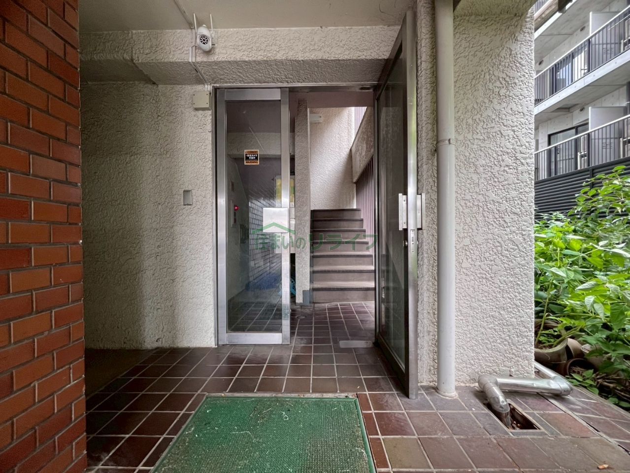 建物エントランス