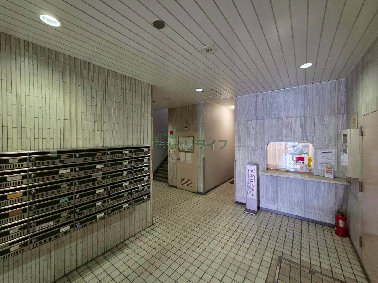 建物エントランス