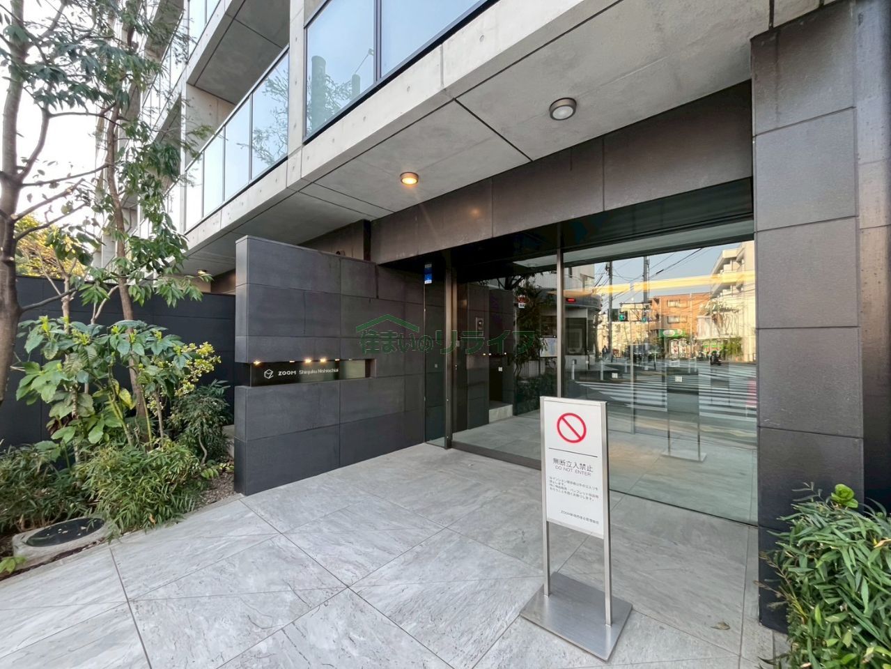 建物エントランス