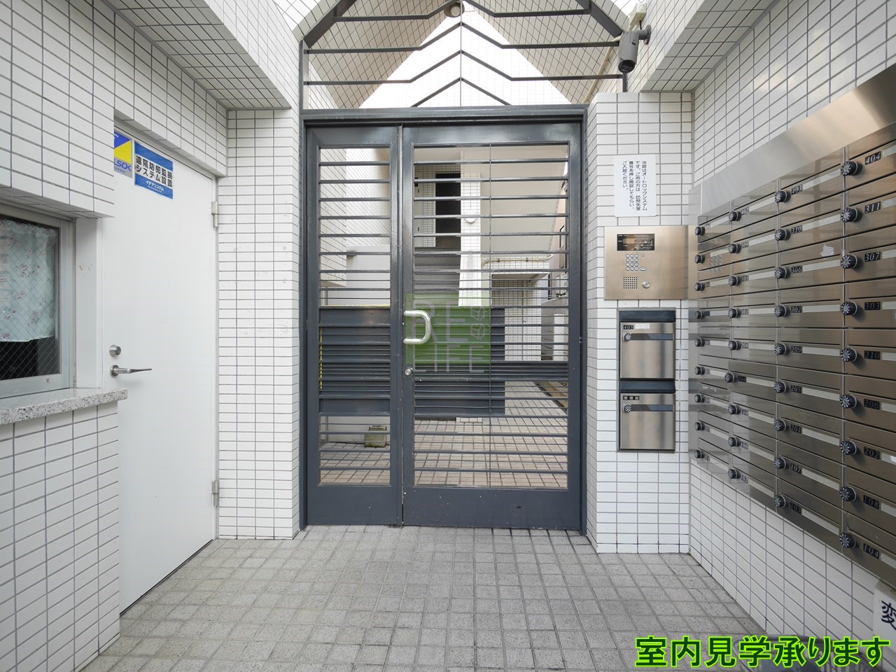 建物エントランス