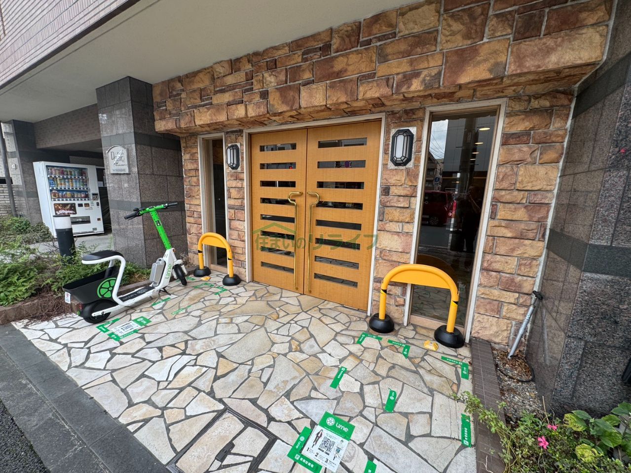 建物エントランス