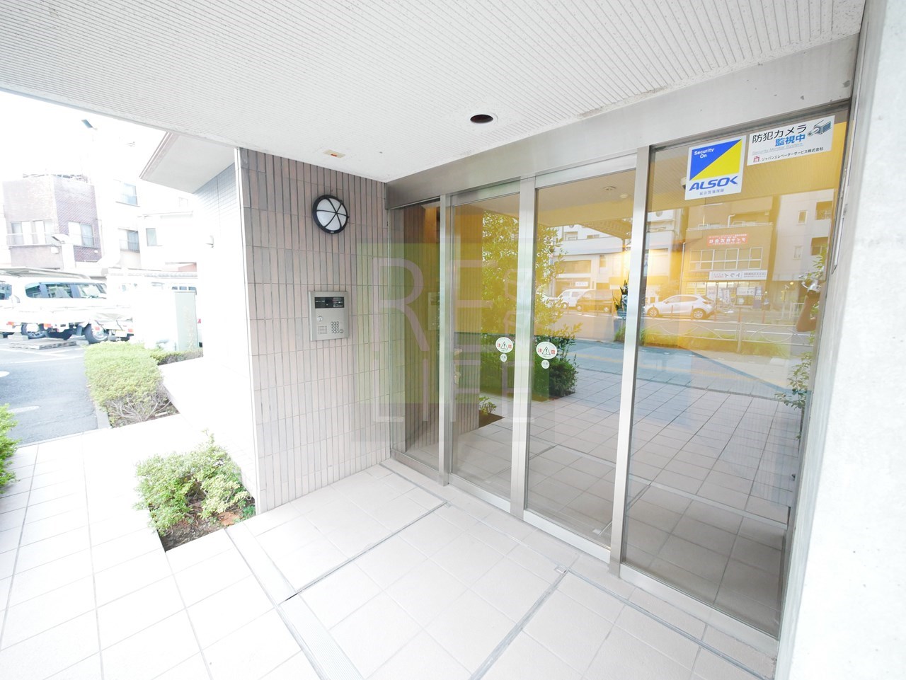 建物エントランス