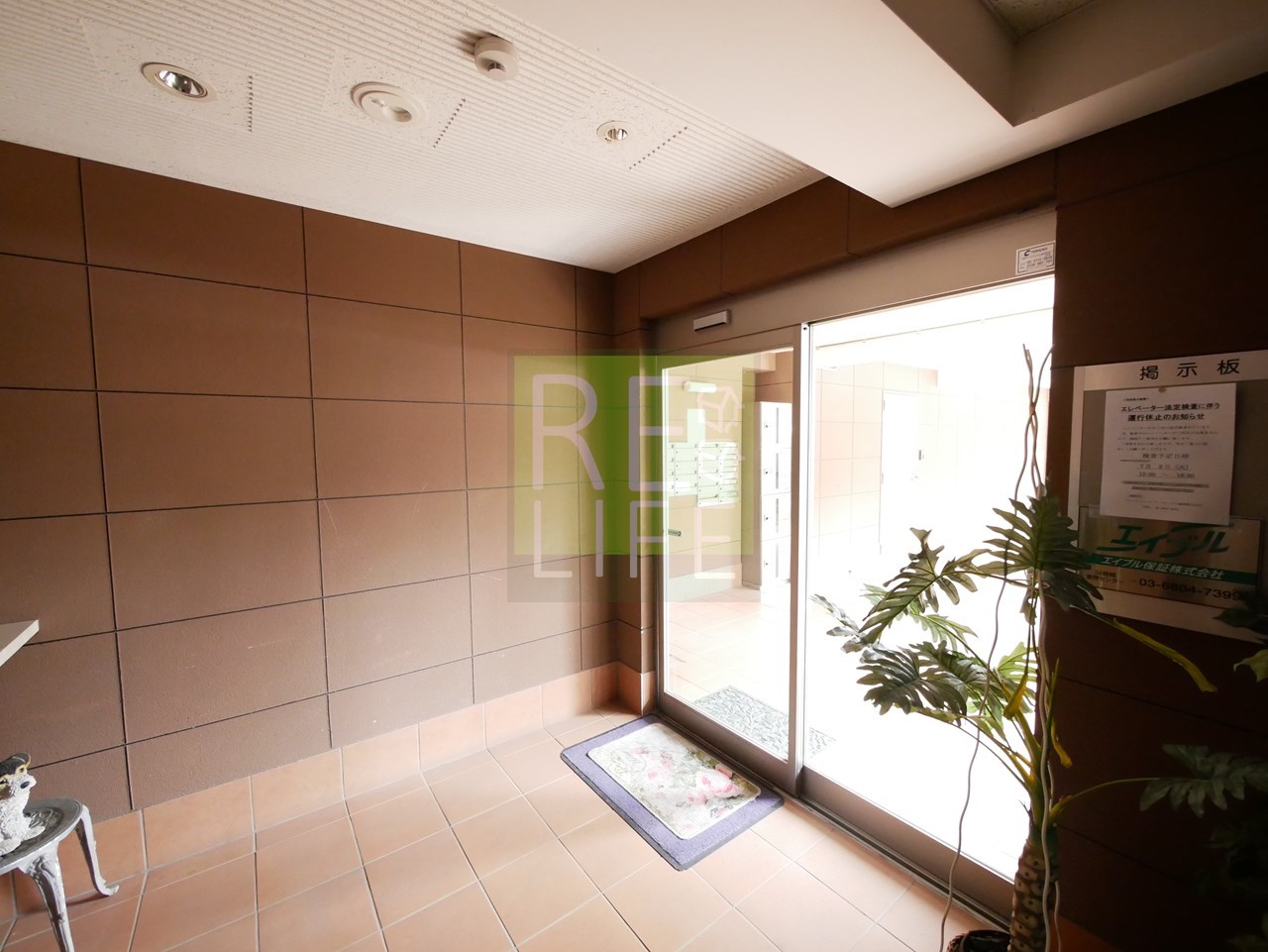 建物エントランス