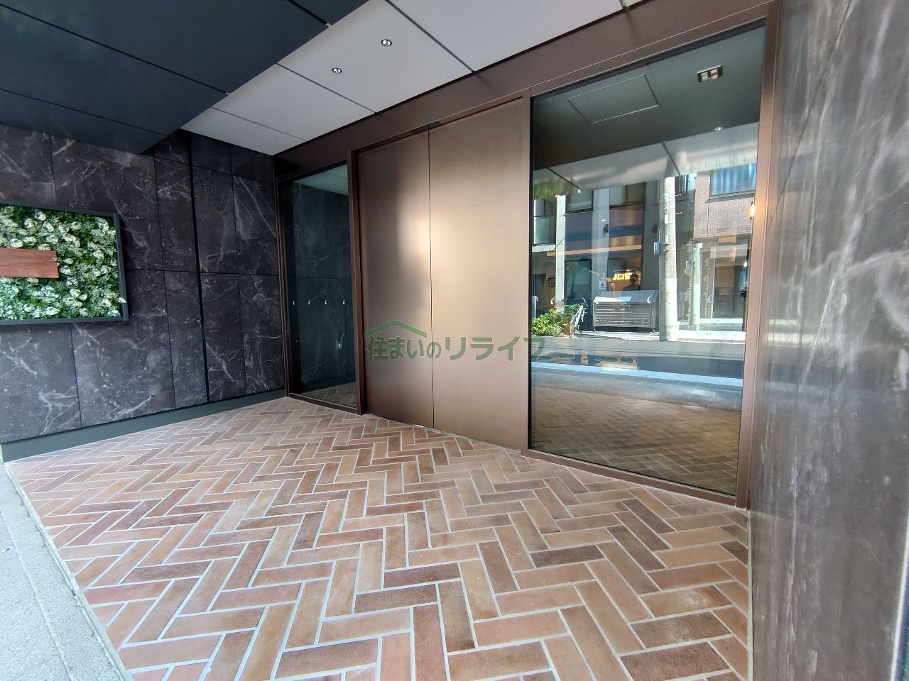 建物エントランス