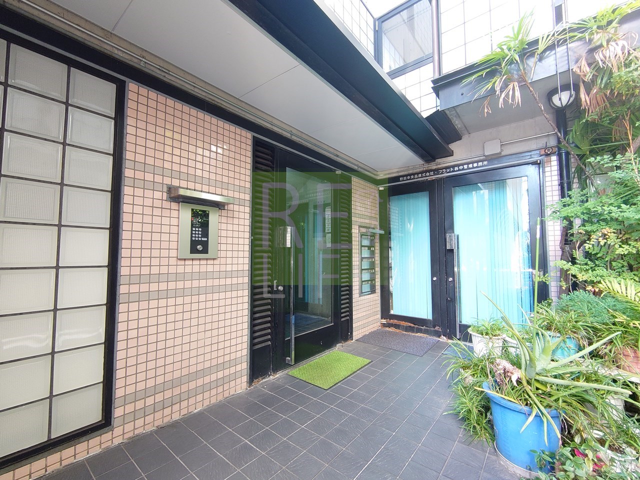 建物エントランス