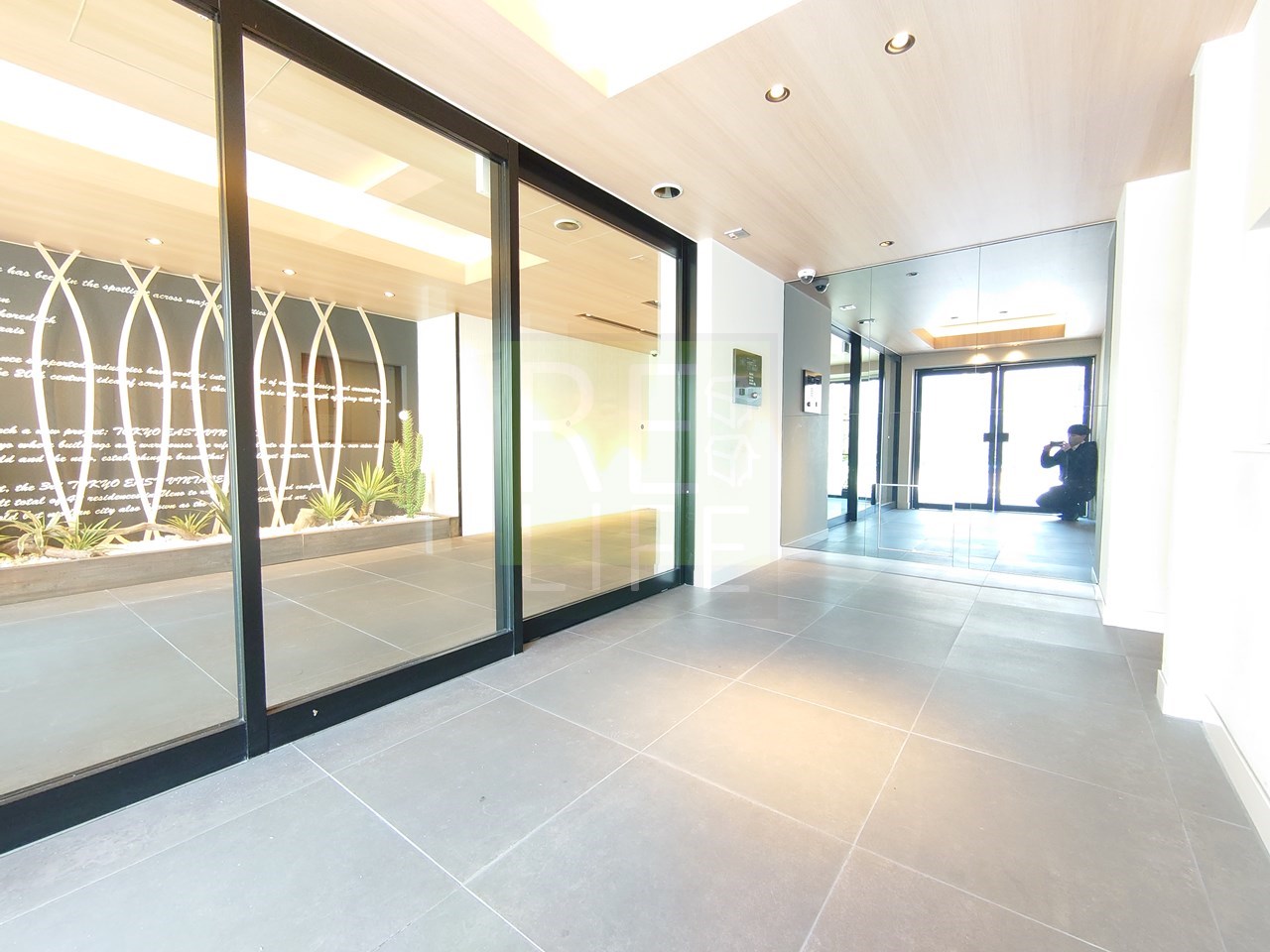 建物エントランス