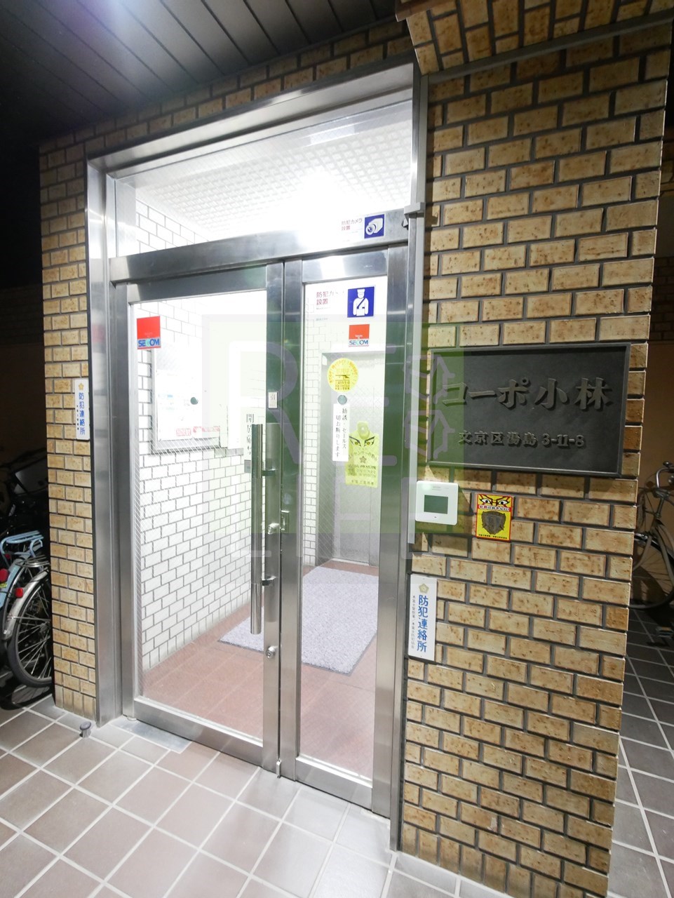 建物エントランス