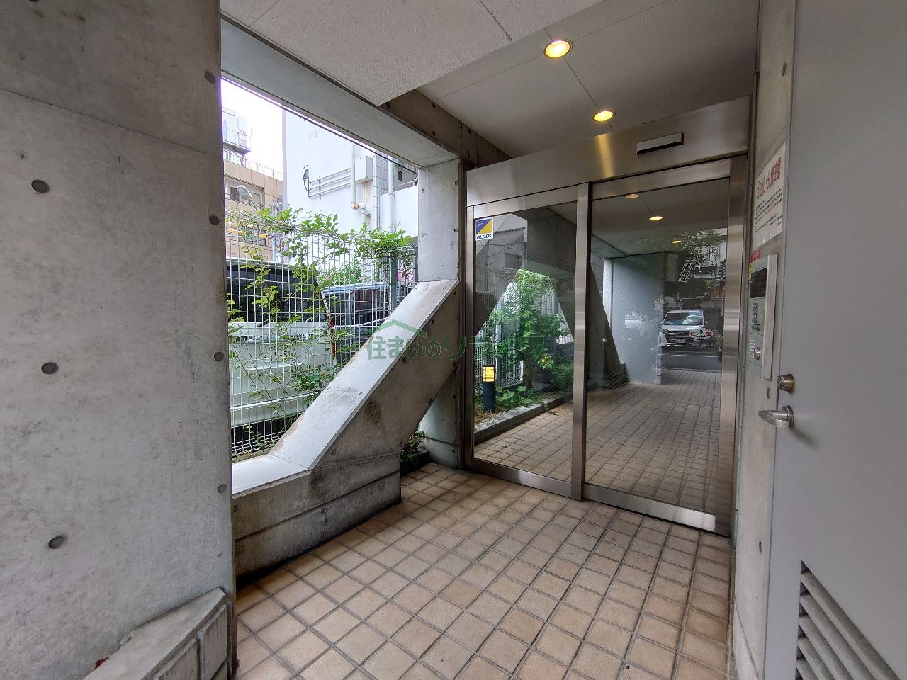 建物エントランス