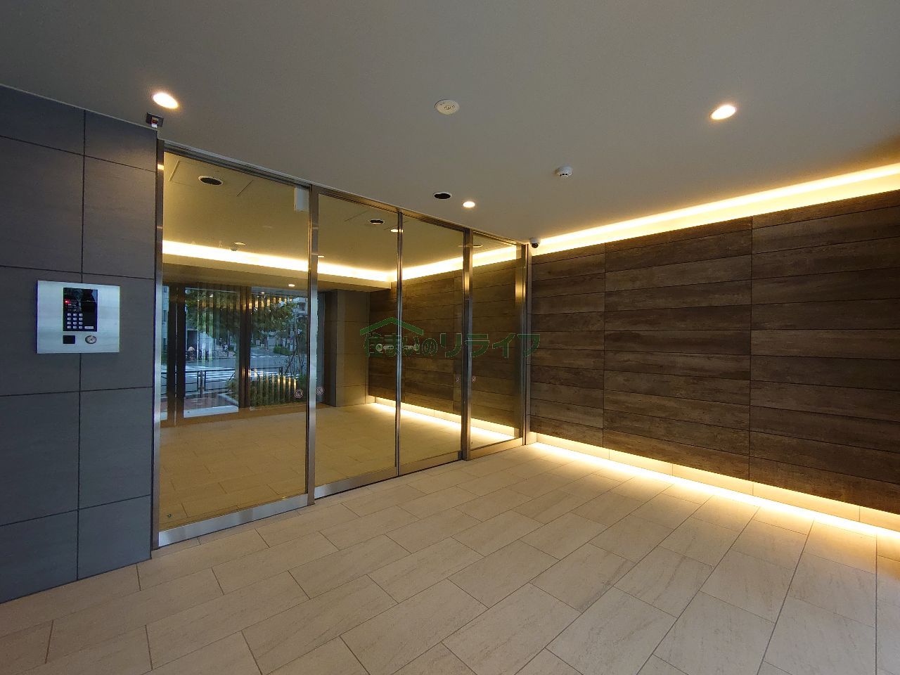 建物エントランス