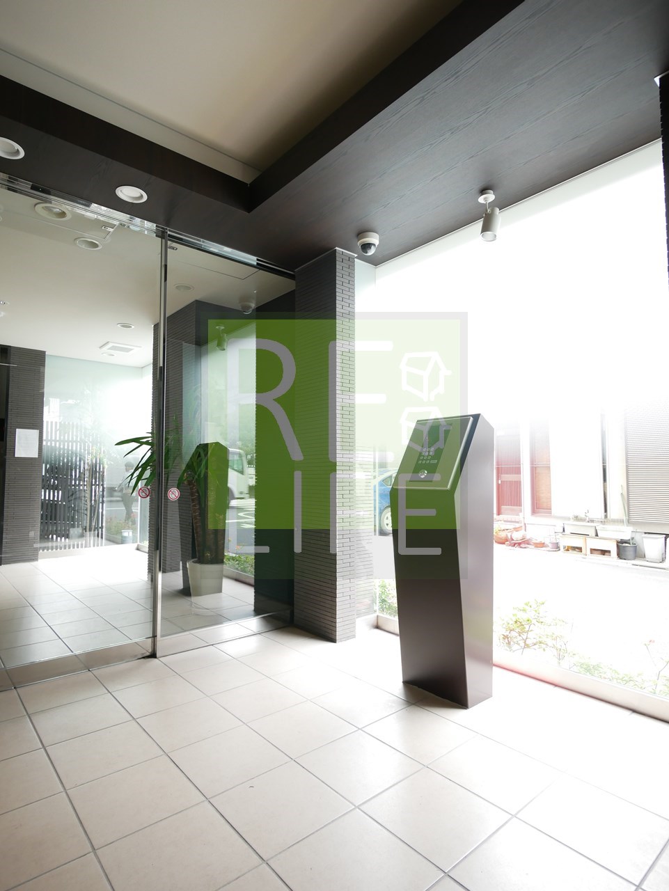 建物エントランス