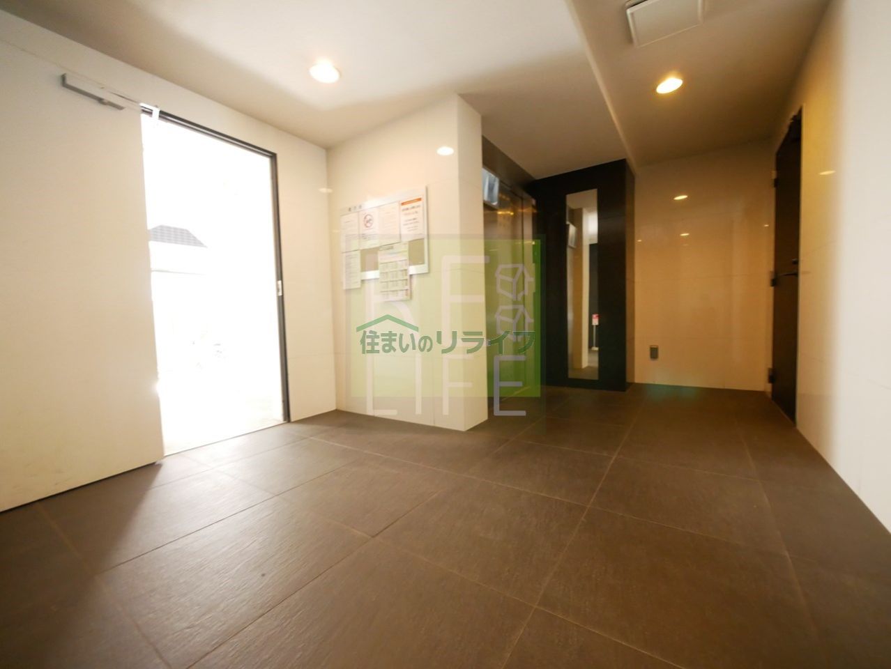 建物エントランス