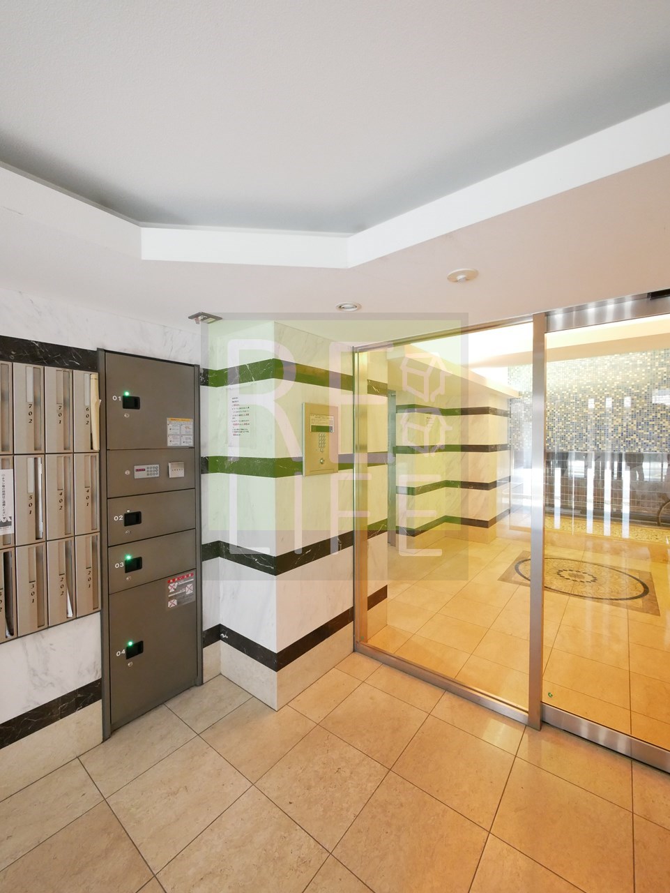 建物エントランス