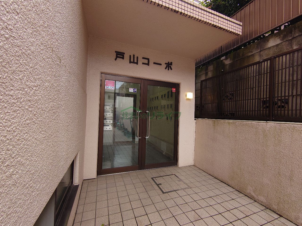 建物エントランス