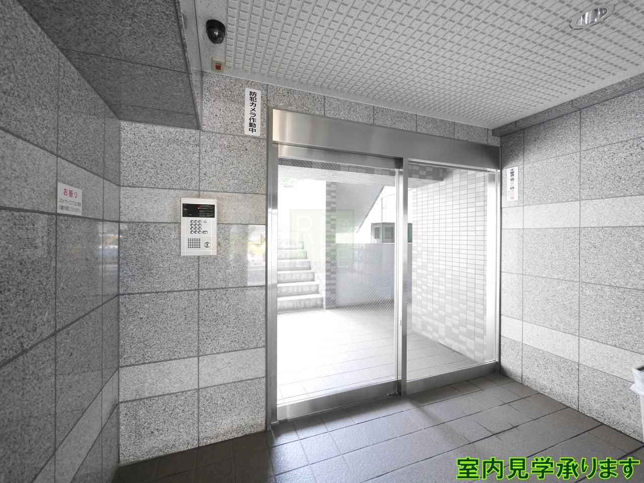 建物エントランス