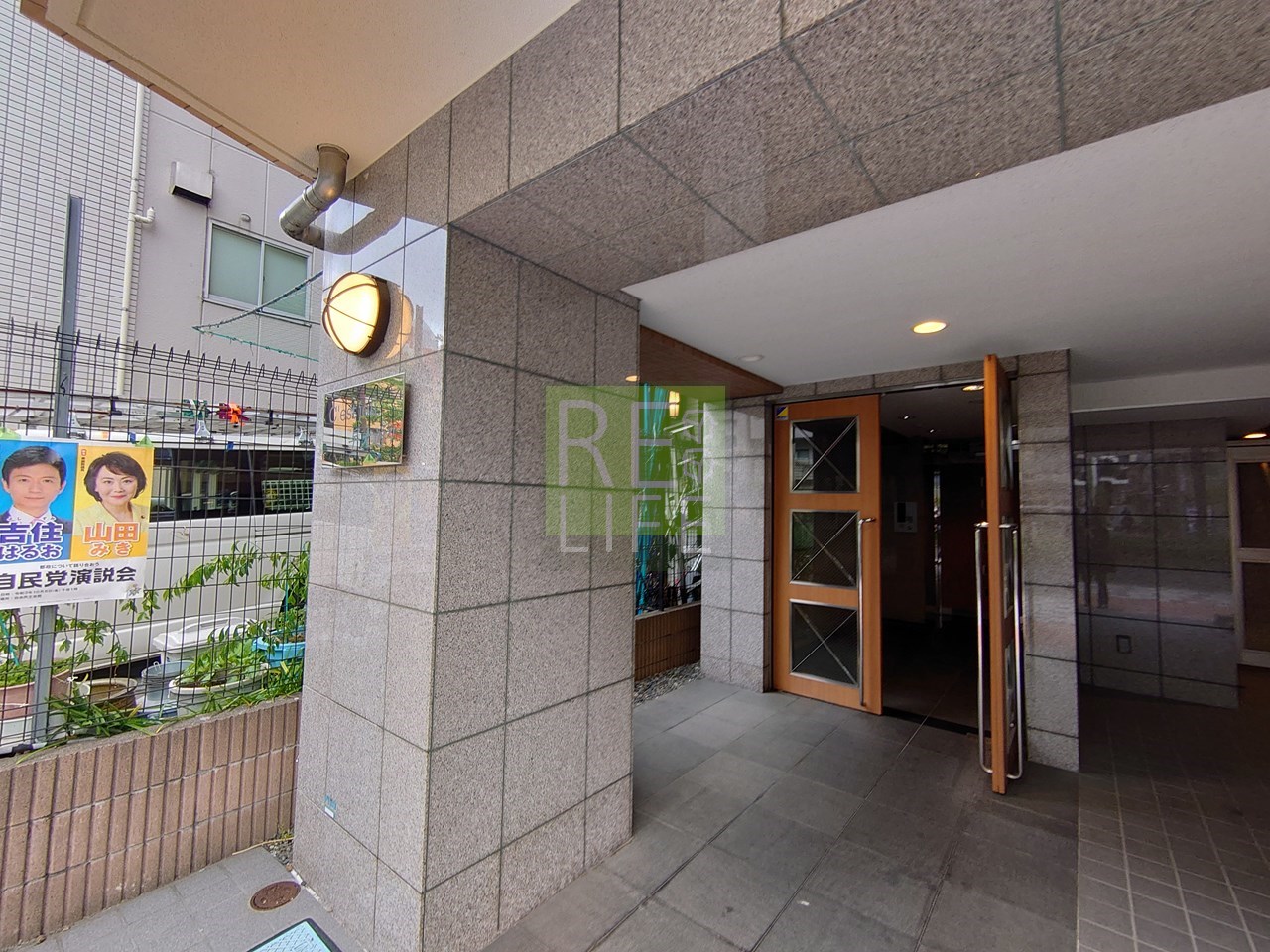 建物エントランス