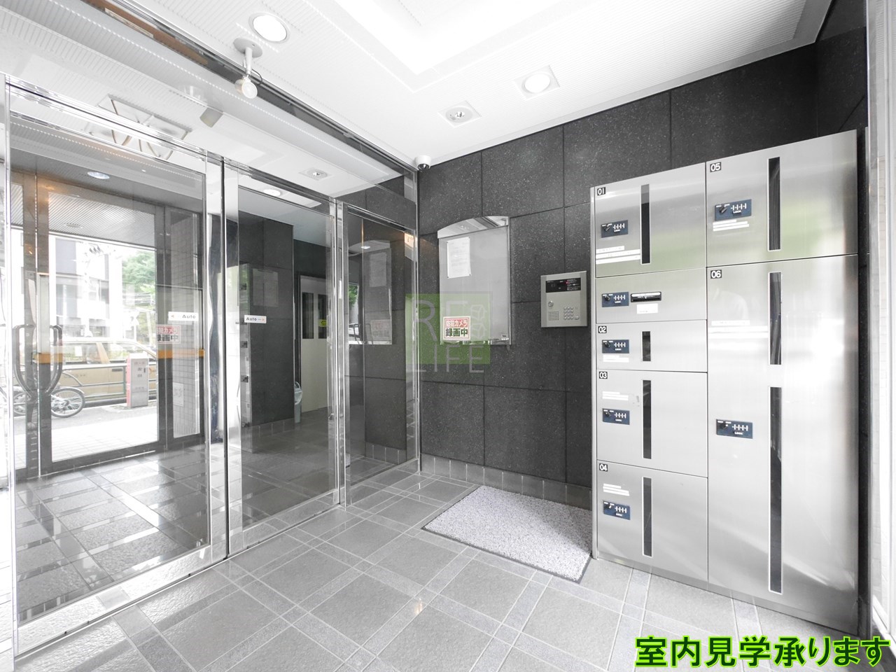 建物エントランス