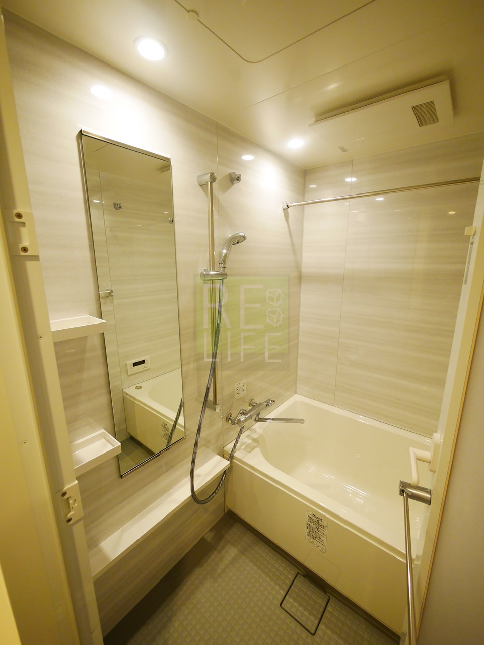 シャワールーム