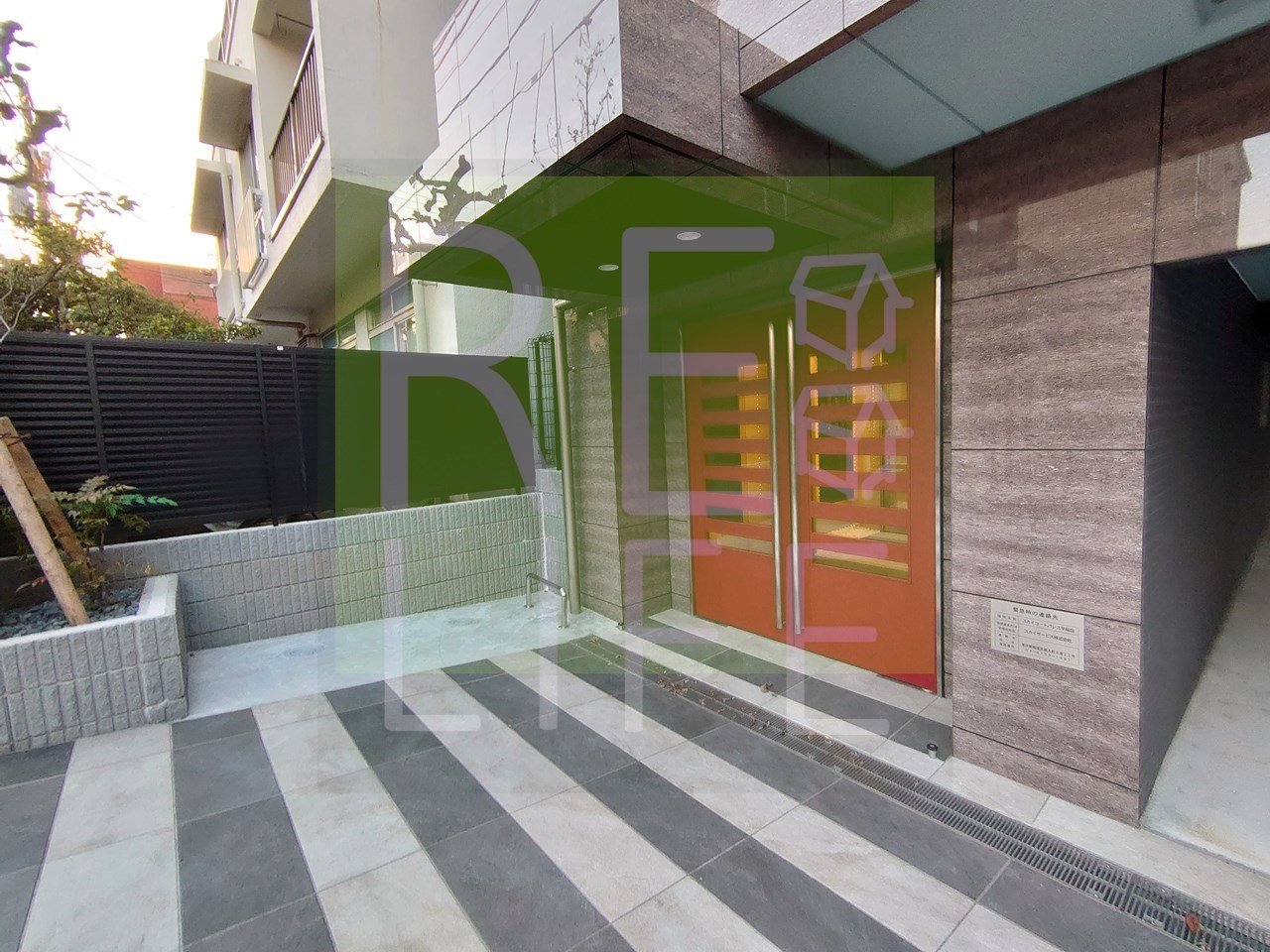 建物エントランス