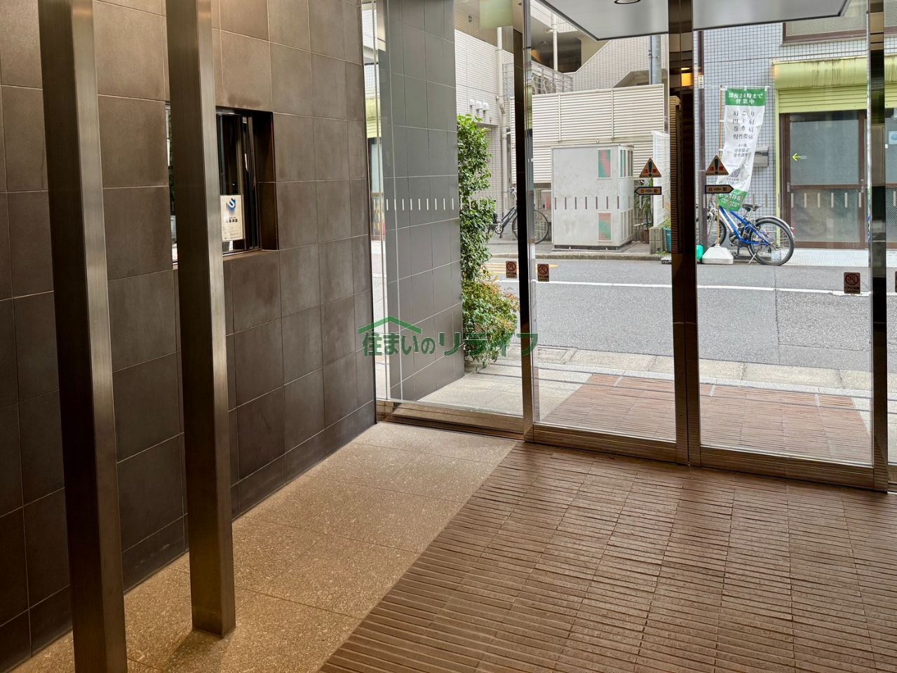 建物エントランス