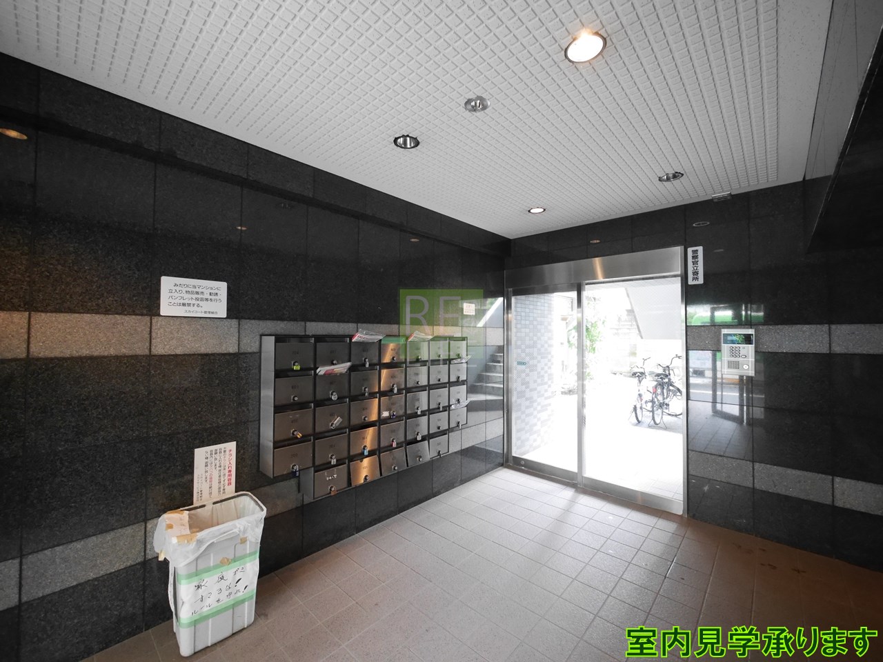 建物エントランス