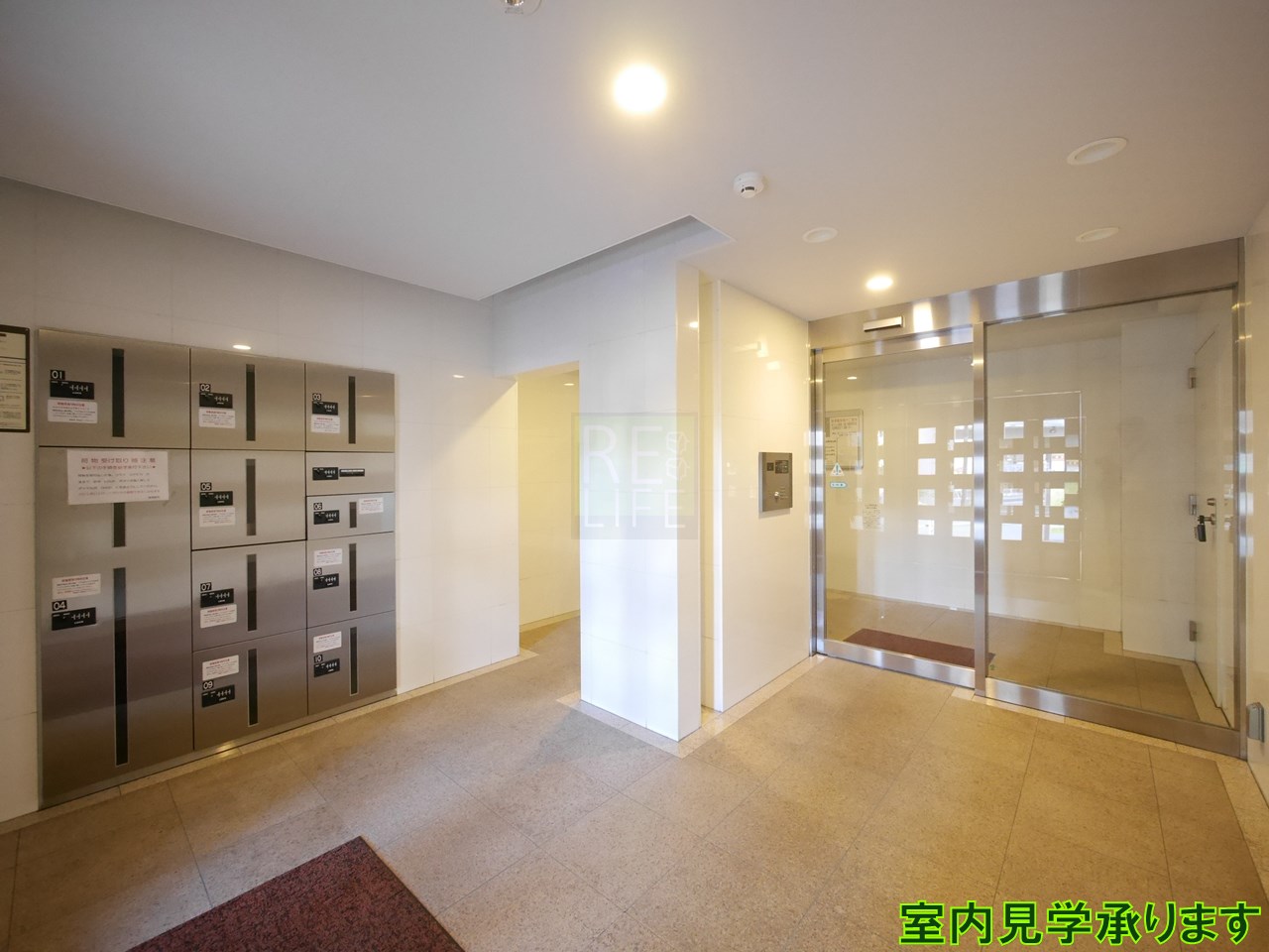 建物エントランス