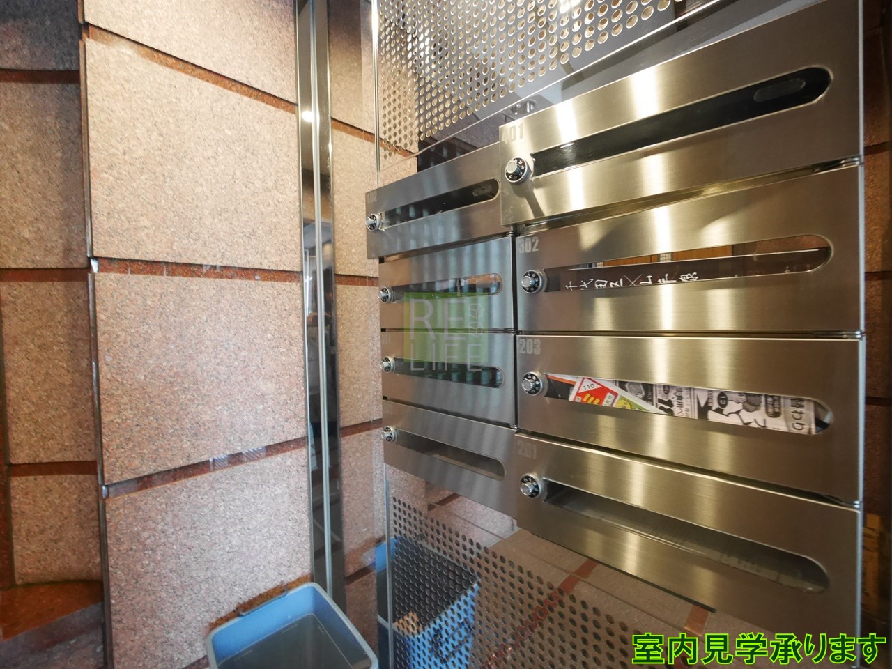 建物エントランス