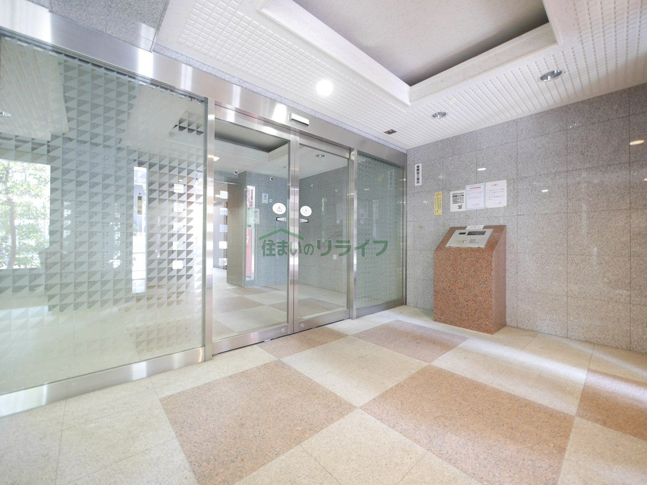 建物エントランス