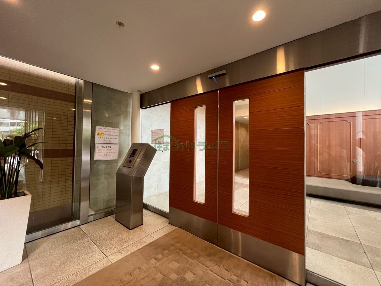 建物エントランス