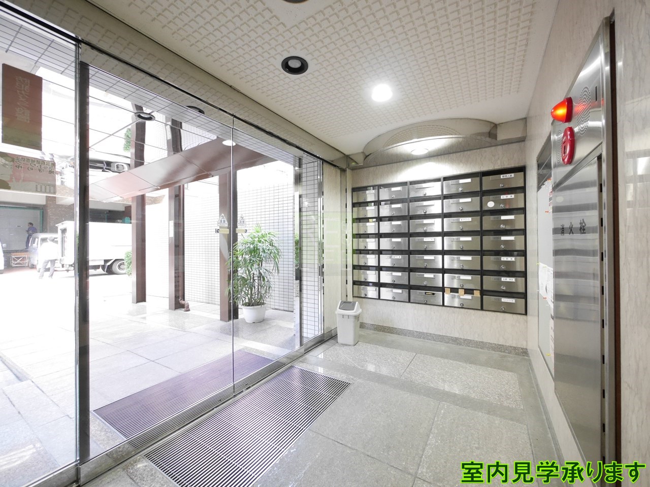 建物エントランス