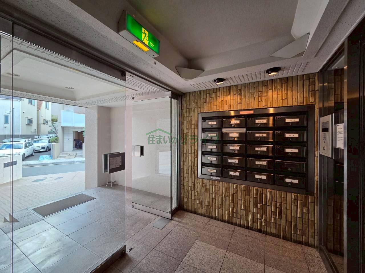 建物エントランス